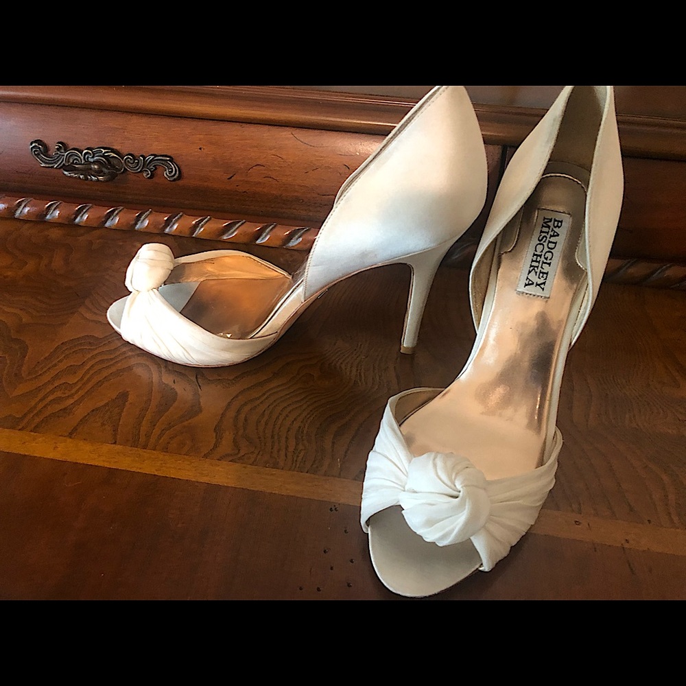 A Badgley Mishka pump for when you want to make a rich and classic statement.